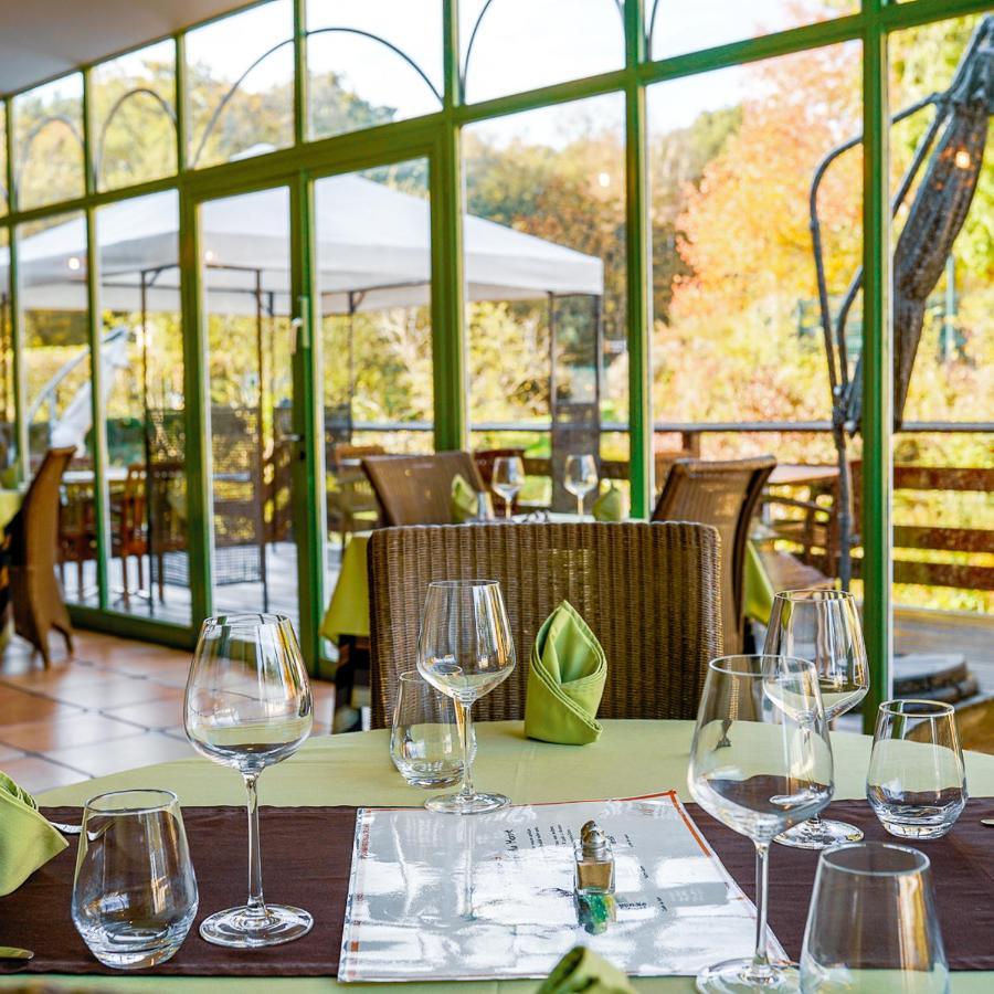 Auberge Du Manet Montigny-le-Bretonneux Exteriör bild