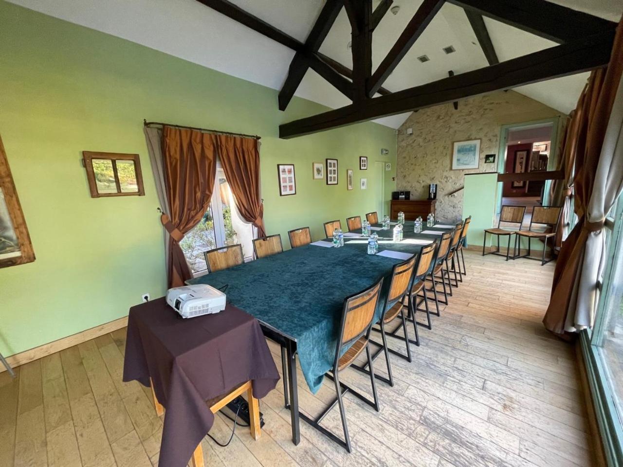 Auberge Du Manet Montigny-le-Bretonneux Exteriör bild