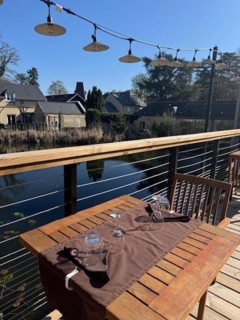 Auberge Du Manet Montigny-le-Bretonneux Exteriör bild